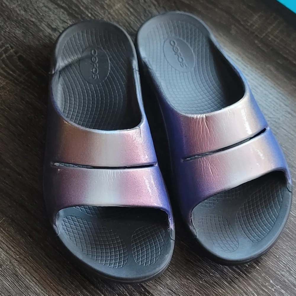 Oofos Ooahh Luxe Recovery Slide Sandals in Calypso - Picture 1 of 4